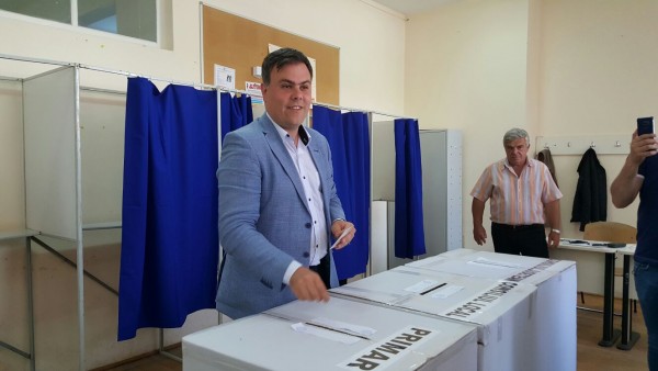 Răzvan Pop renunță la postul de viceprimar, Adi Bibu devine, cu întârziere, consilier