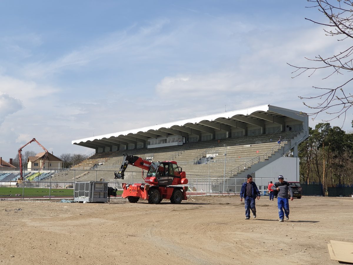 Constructorul stadionului lucrează de zor și vrea să termine lucrările până pe 15 aprilie