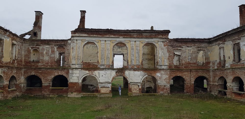 Călător prin România cu Alexandra Cristian.Ruinele Castelului Haller din Sânpaul