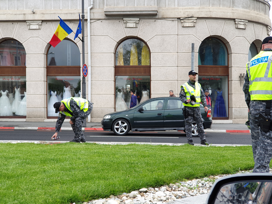 FOTO SUMMIT UE Măsuri de securitate fără precedent. În Sibiu se sudează capacele de canal, ca la vizitele lui Ceaușescu