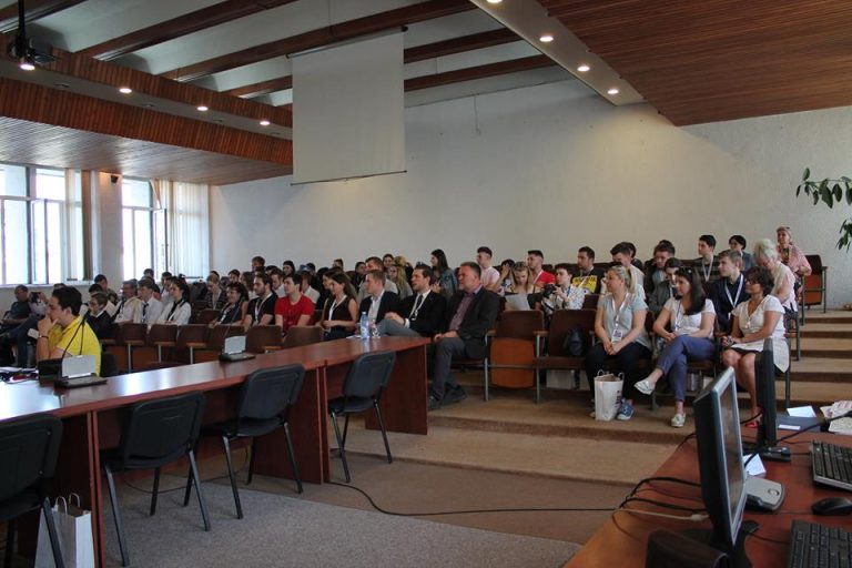 Tinerii din Mediaș își aleg primarul, viceprimarul și Consiliul Local