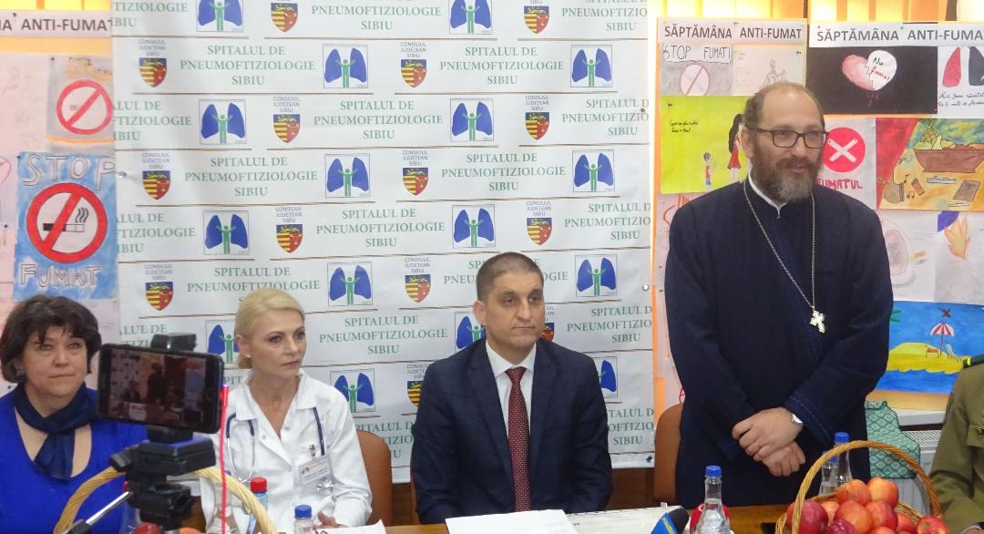 Conferință publică a părintelui Necula în ziua marșului anti-fumat