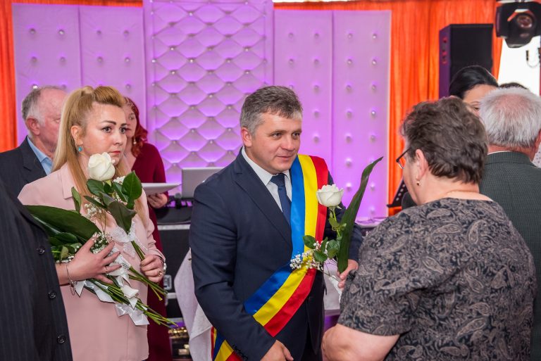 Peste 100 de cupluri de aur vor fi premiate de Primăria Mediaș