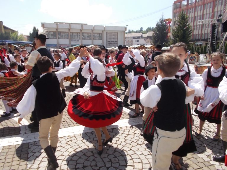 Astăzi este Festivalul de Dansuri Maghiare din Mediaș. Recomandări rutiere pentru zona Greweln