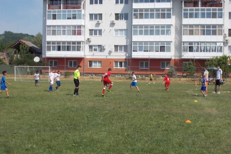 Sute de copii din Mediaș vor participa la Festivalul “Bucuria Mișcării”