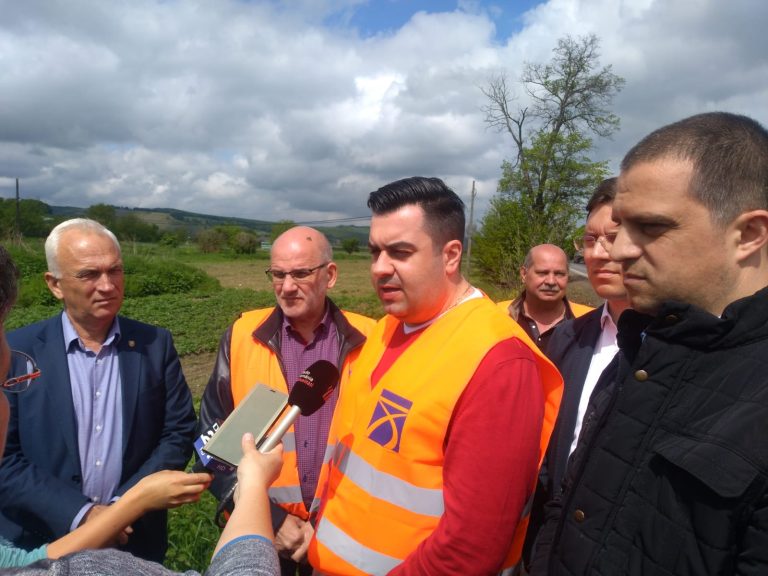 FOTO – Ministrul Transporturilor în vizită în județul Sibiu. Centura Mediașului și lucrările pe DN 14, subiectele vizitei