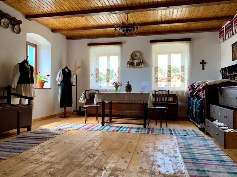 Foto: Sărbătoare în Miercurea Sibiului la inaugurarea Muzeului Țării Secașelor