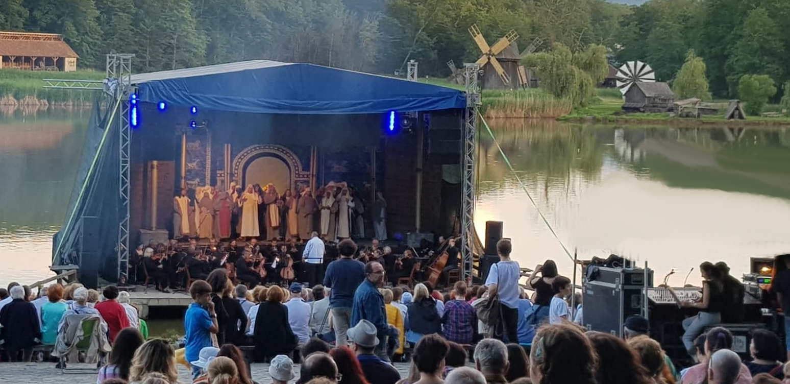 Aproximativ 13.000 de vizitatori, weekendul trecut, în Muzeul ASTRA