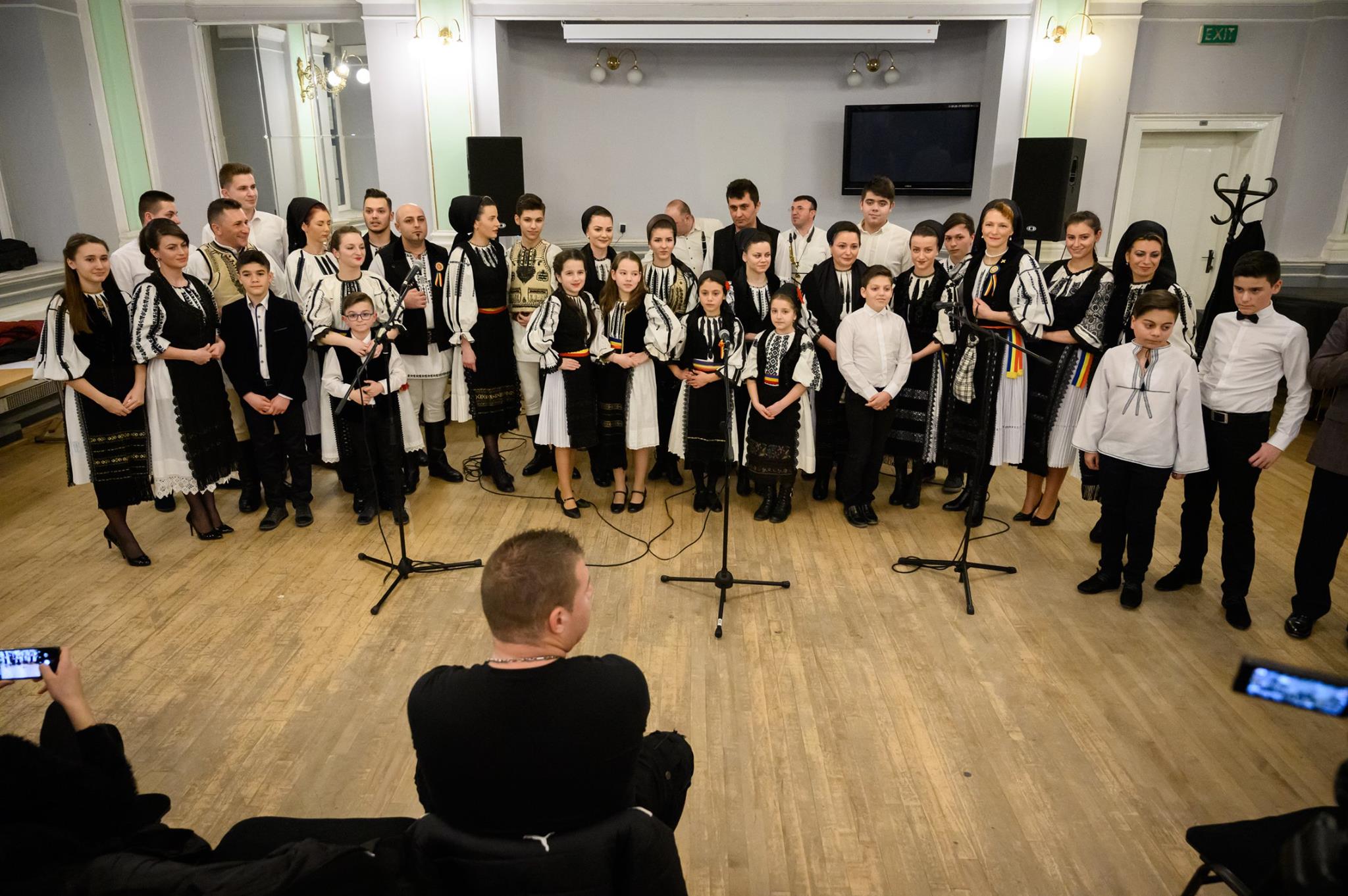 „Obiceiuri și tradiții”, prezentate timp de o săptămână de Școala Populară de Arte din Sibiu