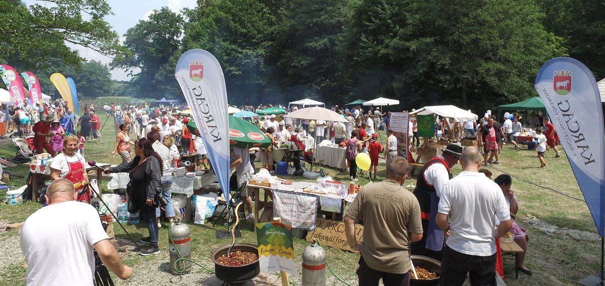 Concurs de gătit gulyás, în Muzeul din Dumbrava Sibiului