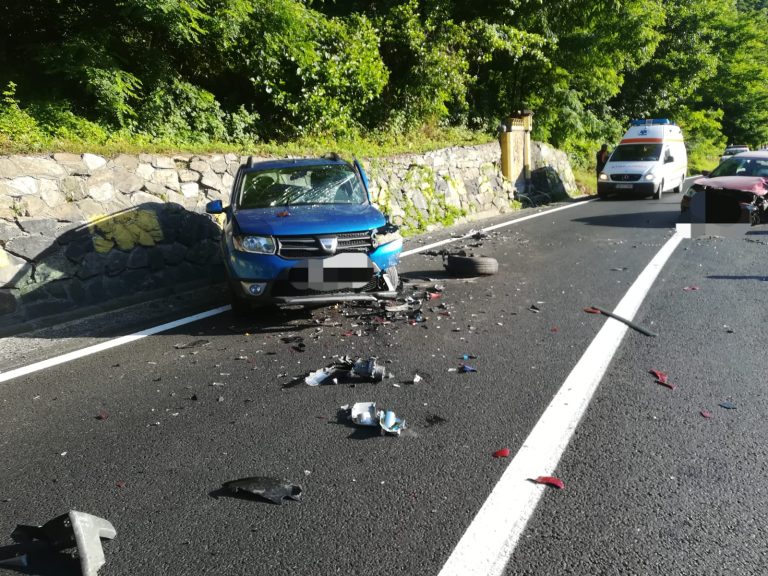 FOTO – Patru răniți într-un accident rutier la Boița