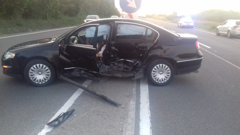 FOTO – Accident în zona Extaz. O femeie a ajuns la spital