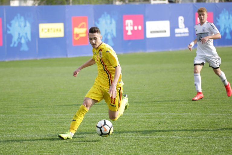 Medieșeanul Cristian Avram, convocat la Naționala Under 16 ani