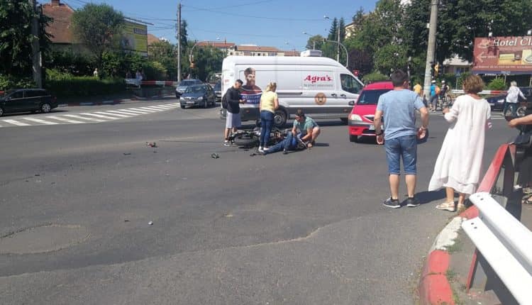 FOTO – Motociclist rănit în Sibiu. Un pompier aflat în timpul liber i-a acordat primul ajutor