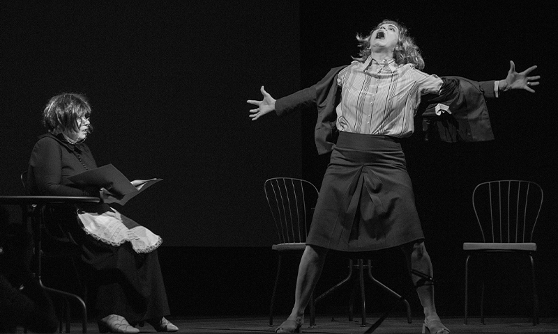 Spectacol cu Maia Morgenstern, „Cu respirația tăiată” și „O lume nebună”, în această seară, la FITS