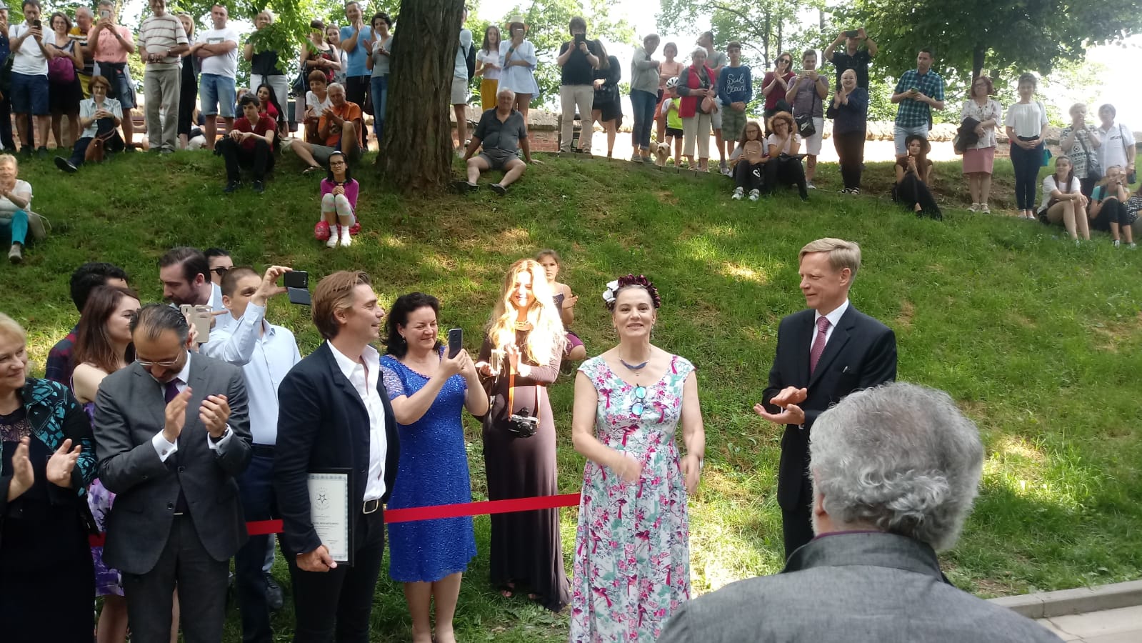 Șase noi stele pe Aleea Celebrităților. Actrița Maia Morgenstern, emoționată