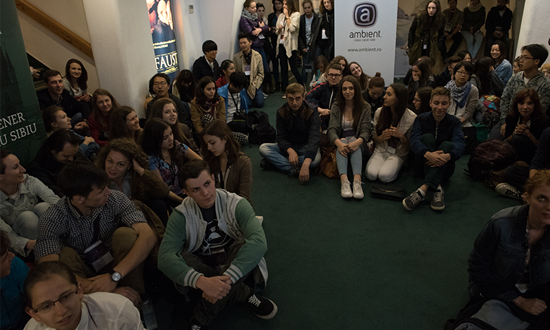 Aproximativ 500 de voluntari, la FITS 2019