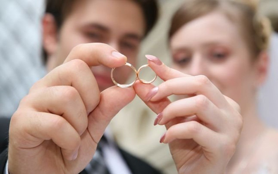 Numărul tinerilor sibieni care spun „DA” în fața ofițerului de căsătorie civilă a crescut