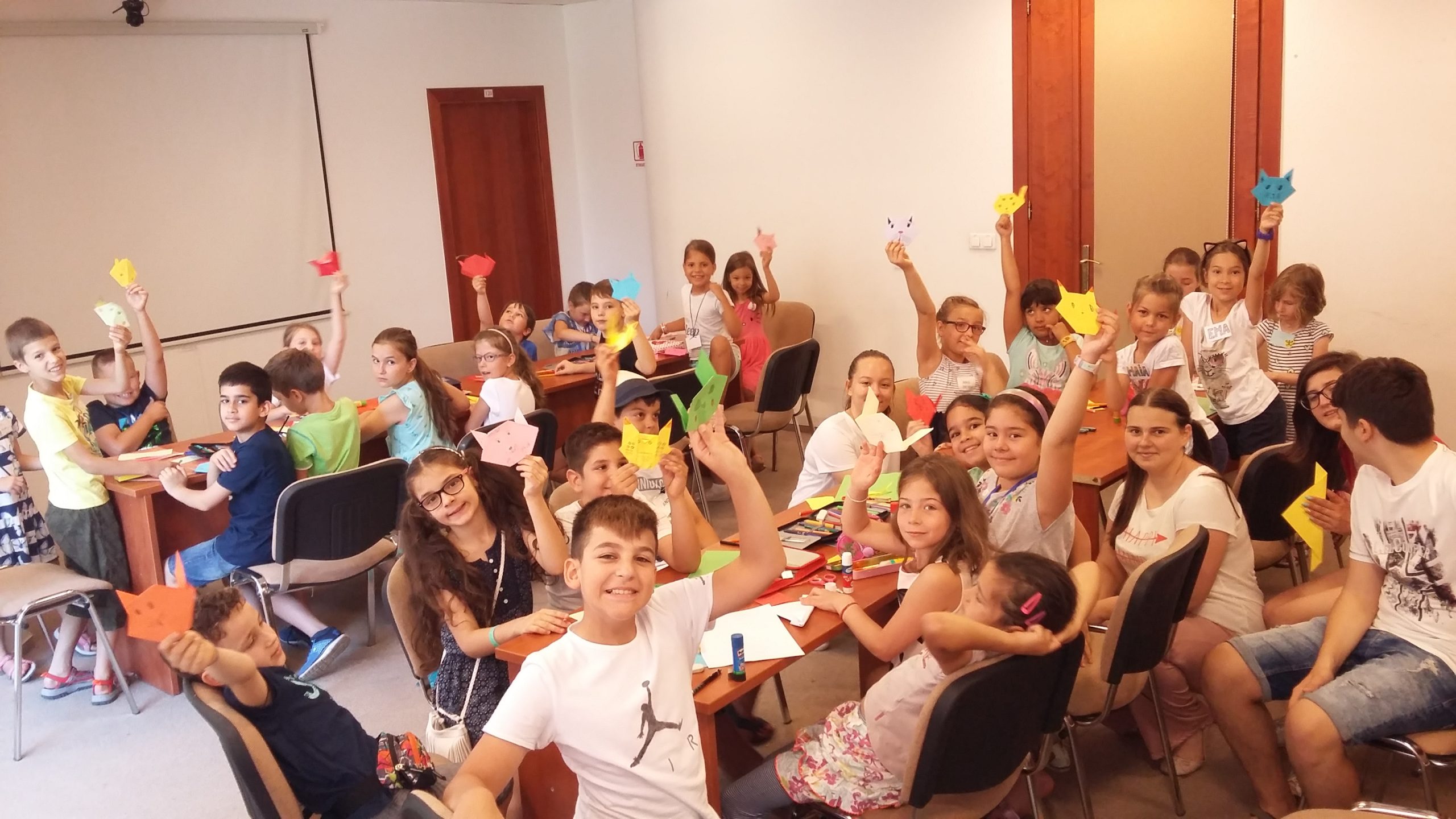 BiblioVacanța a început la Biblioteca ASTRA Sibiu cu multă veselie și public numeros