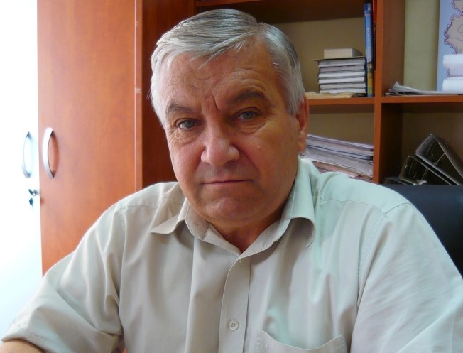 Primarul din Nocrich, în conflict de interese pentru că și-a angajat fiica pe postul de consilier personal