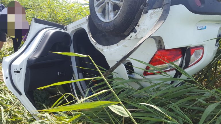 FOTO: Impact puternic pe DN 14. Două persoane au ajuns la spital