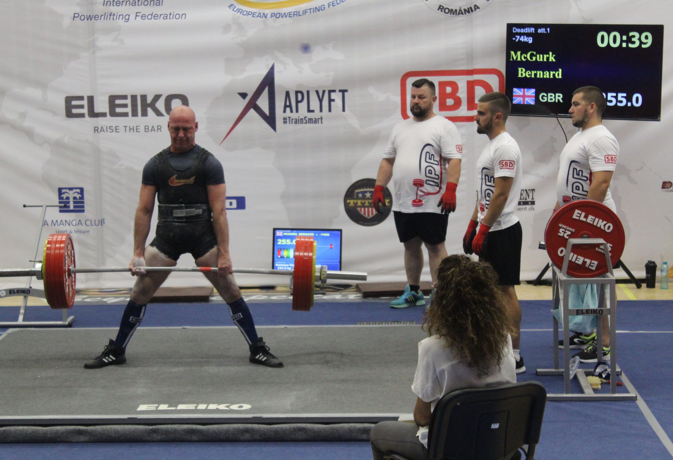 Prima zi a Campionatului European de Powerlifting a fost plină cu rezultate spectaculoase