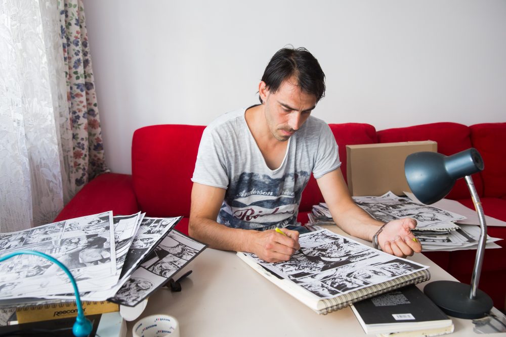 Cristi Păcurariu, desenatorul de basme pentru adulți