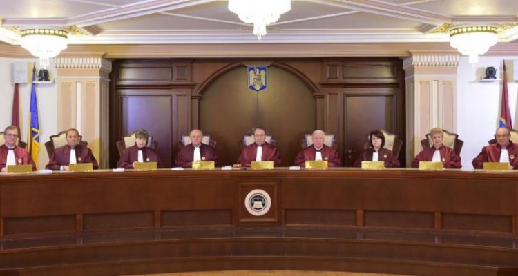 Angajații de la stat au voie să cumuleze pensia cu salariul. Ce a decis CCR