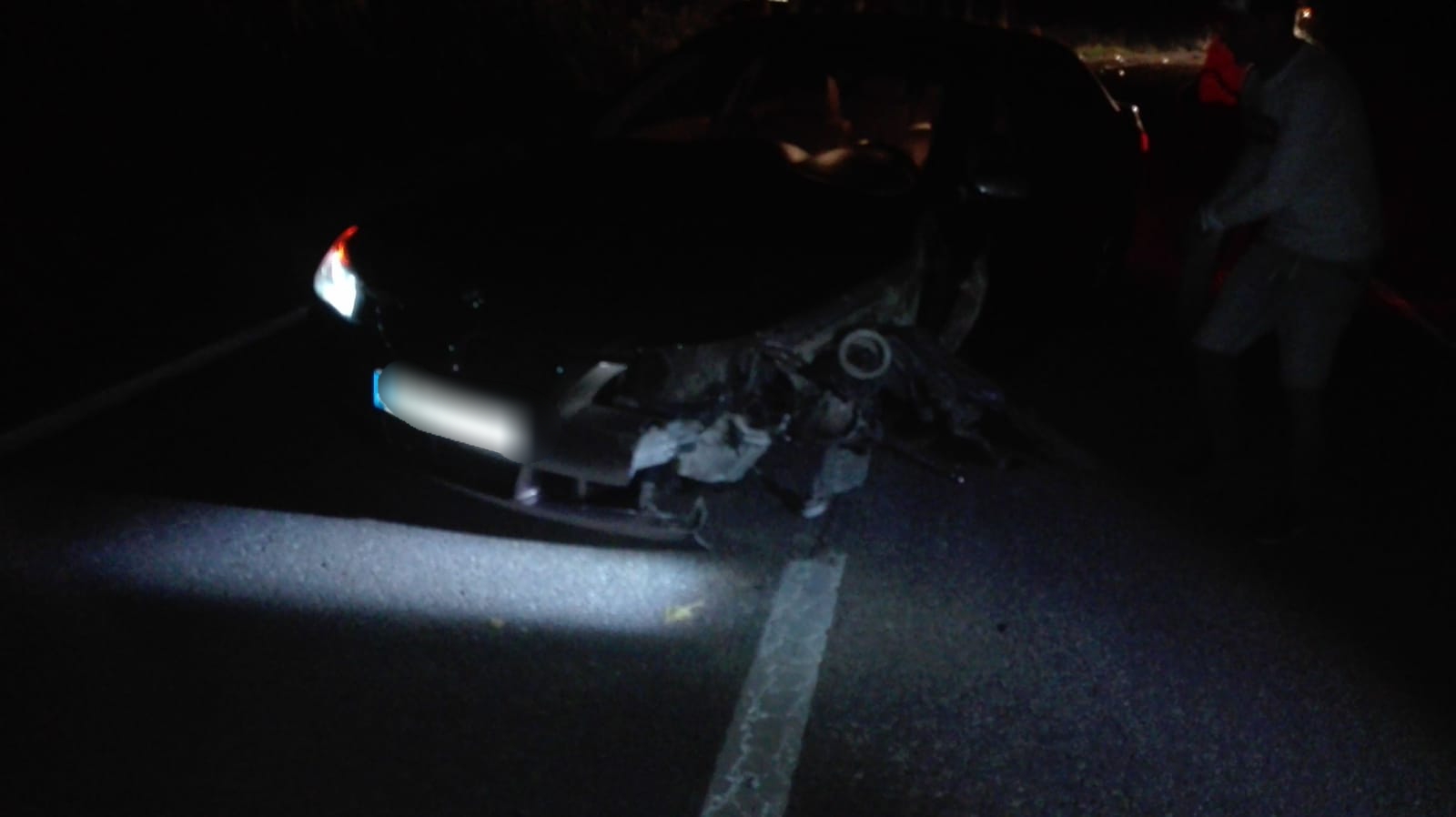 Motociclist rănit, după ce a pătruns pe contrasens și a acroșat o mașină, pe Calea Șurii Mici