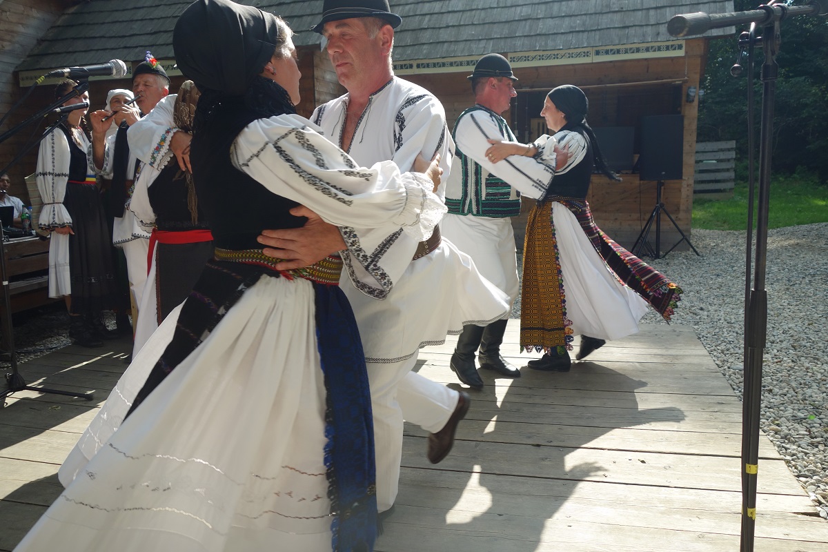 Muzeul ASTRA își așteaptă vizitatorii, în weekend, cu zamă de legume, tocană de vară cu acritură, pancove și cricală de părădici cu carne