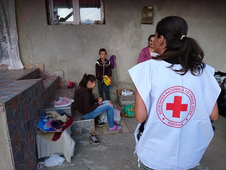 FOTO – Zeci de kilograme de alimente oferite sărmanilor în cadrul proiectului Banca de Alimente