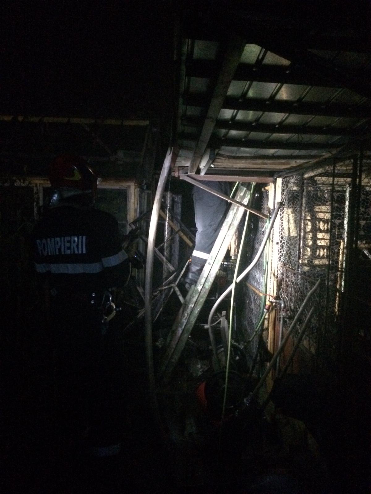 Incendiu la un tomberon cu deșeuri și la un adăpost pentru găini, noaptea trecută, în Sibiu