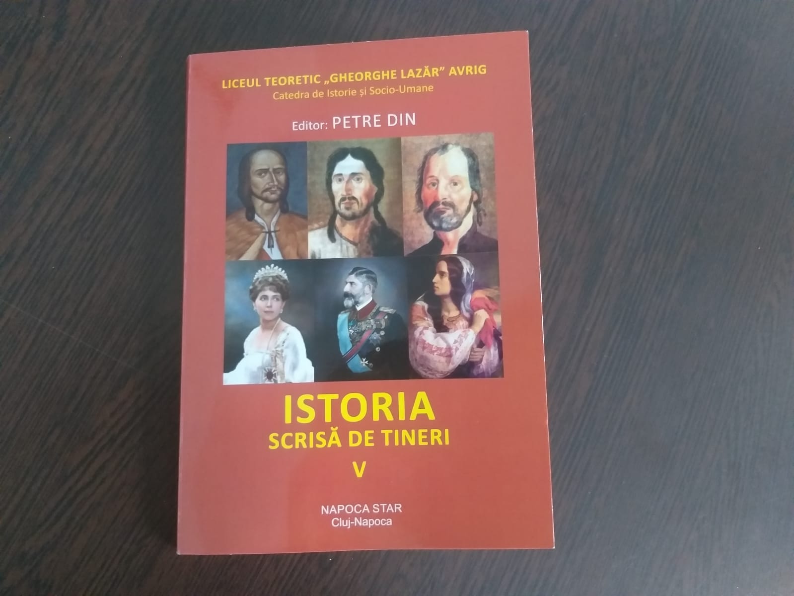 La Liceul Teoretic din Avrig a apărut cel de-al V-lea volum „Istoria scrisă de tineri”