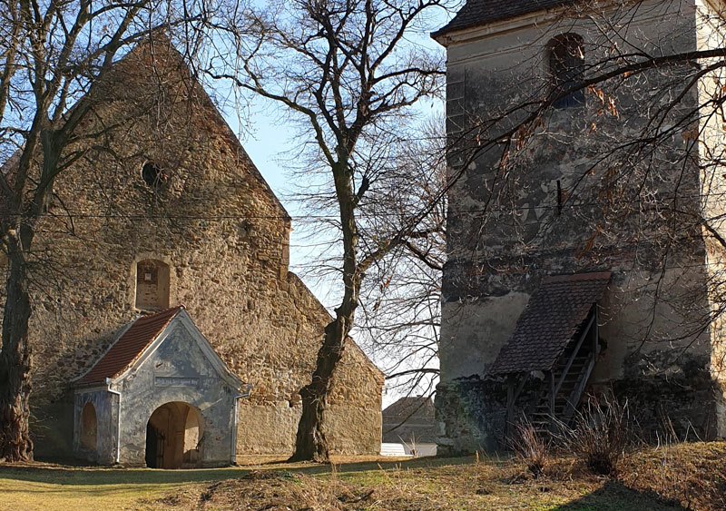 Călător prin România cu Alexandra Cristian. Biserica fortificată din Roșia, Sibiu