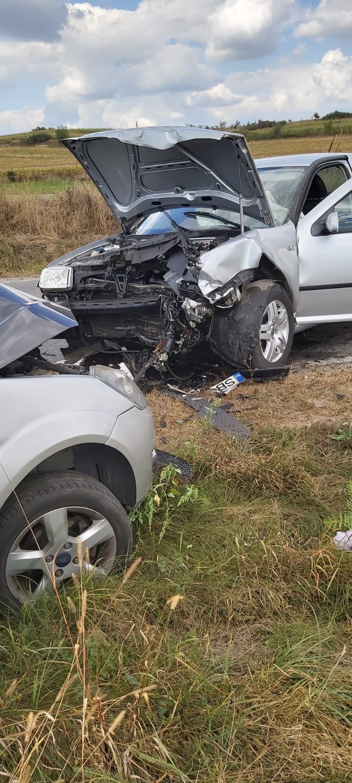 FOTO – Trei autoturisme implicate într-un eveniment provocat de o conducătoare auto de 72 de ani