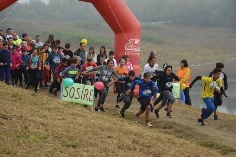 FOTO – Aproape 200 de participanți și câștigători la Crosul Bucuriei