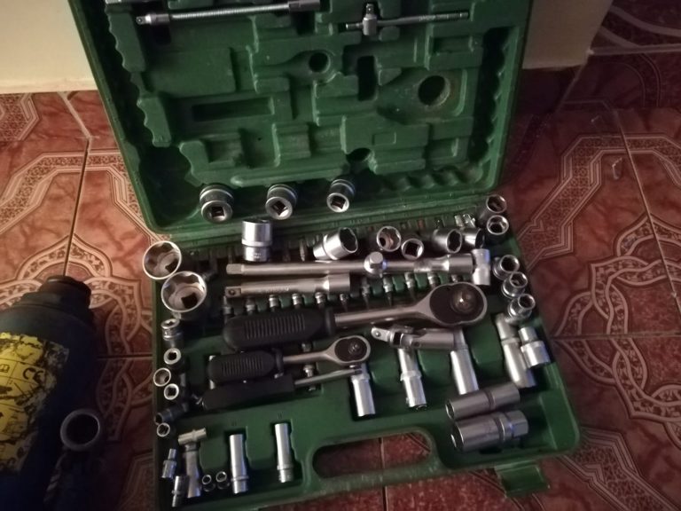 Minori reținuți pentru un furt de 10.000 de lei din Sibiu