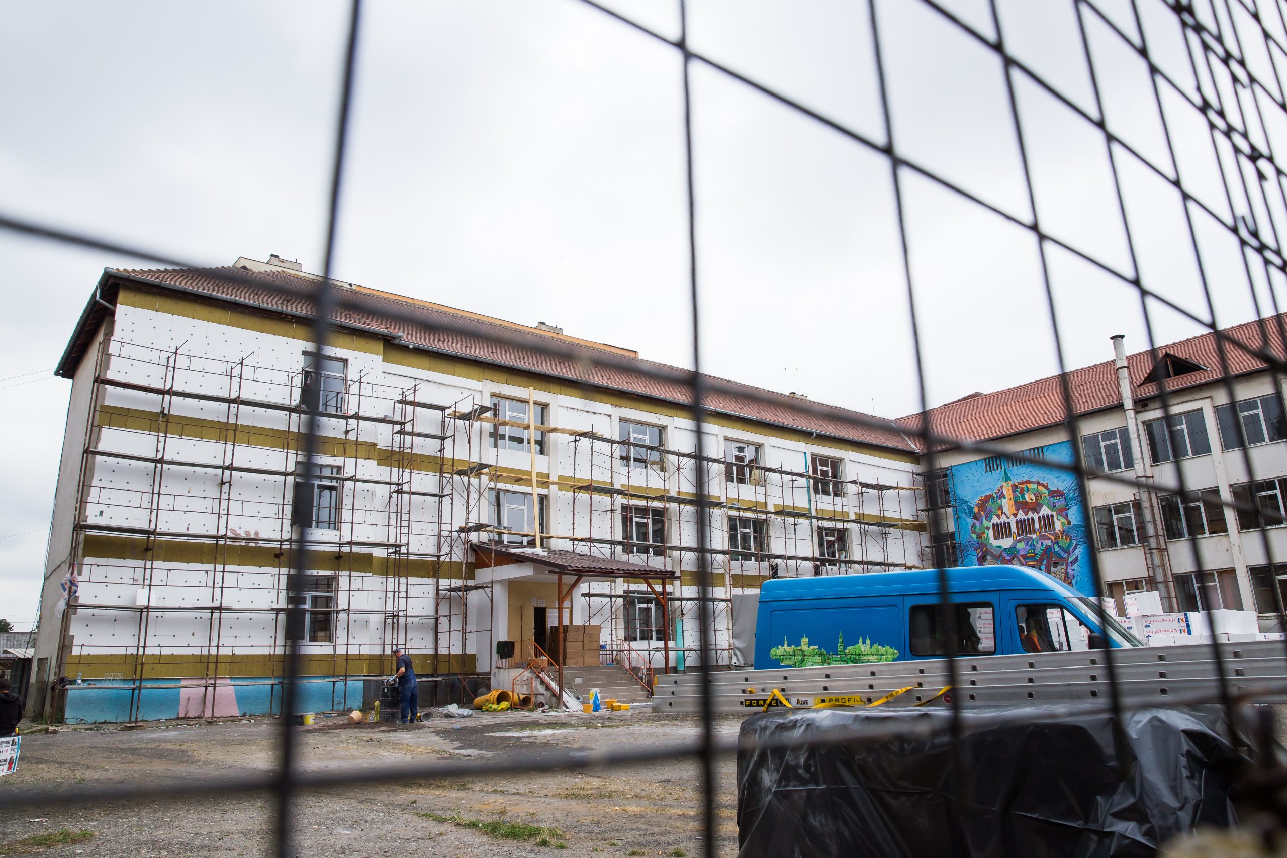 Cum îi așteaptă școlile pe elevii sibieni