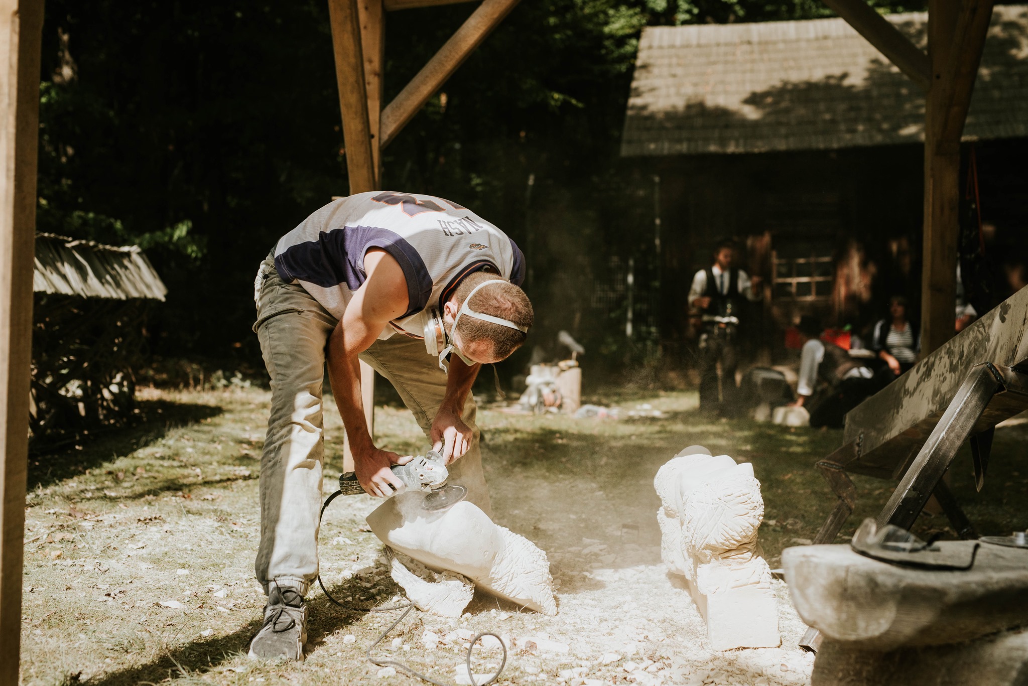 Lucrări în fier, lemn și piatră, expuse în Muzeul în Aer Liber