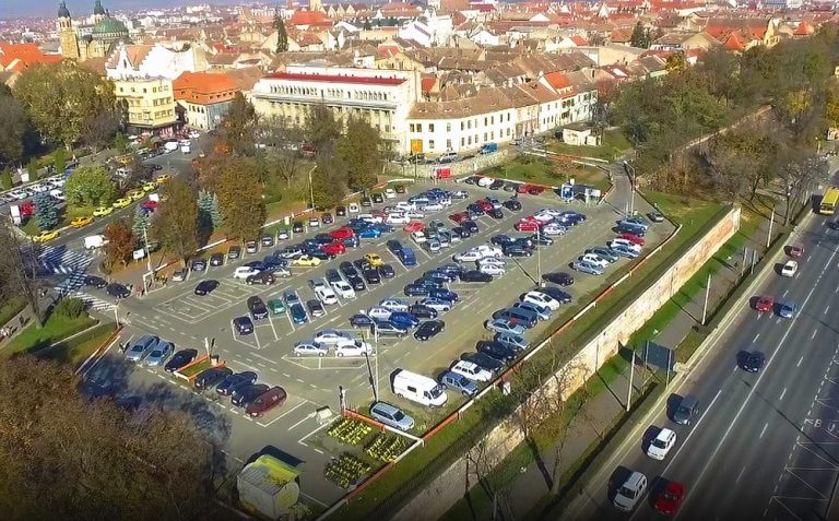 Rectificări la bugetul local: Parcările din Sibiu au încasat în plus 350.000 de lei