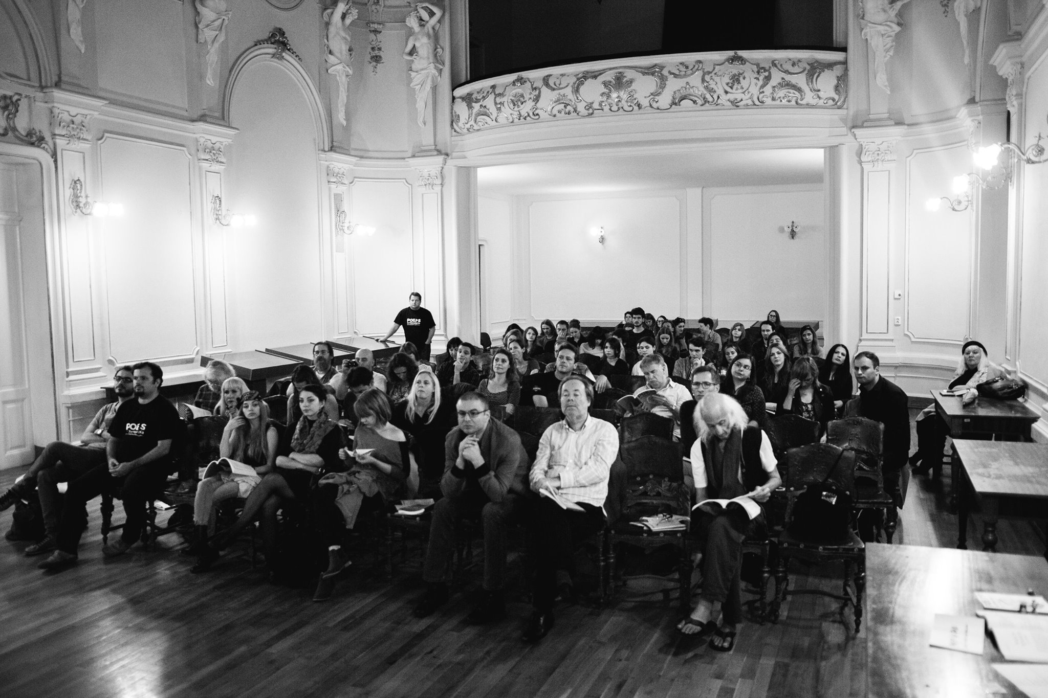 Poeți din 16 țări, la Festivalul Internațional de Poezie „Poets in Transylvania”