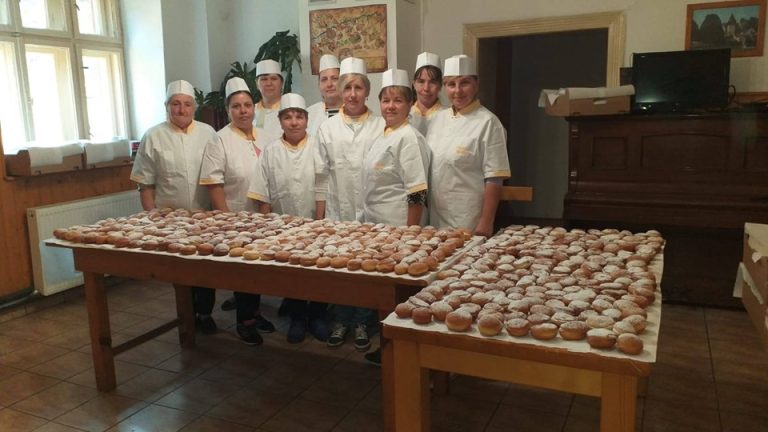 FOTO – Sute de persoane au participat la prima ediție a Sărbătorii Gogoșilor