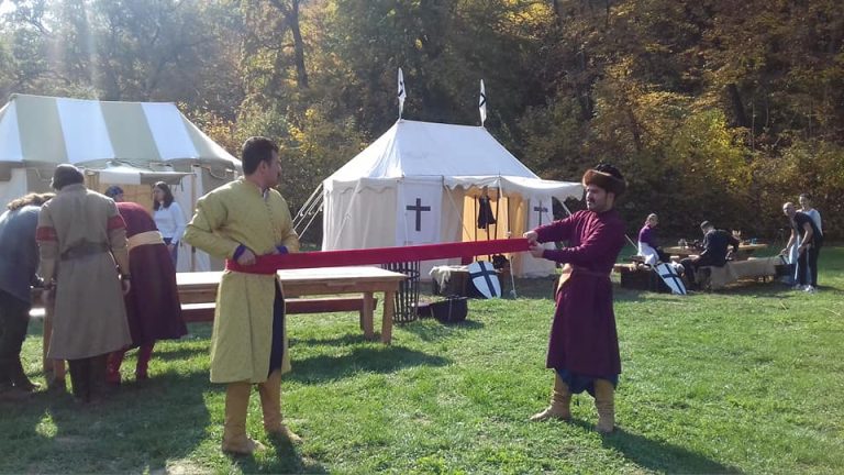 Sărbătoare la han: “Școala Medievală – Gastronomia Militară în secolul al XV-lea”