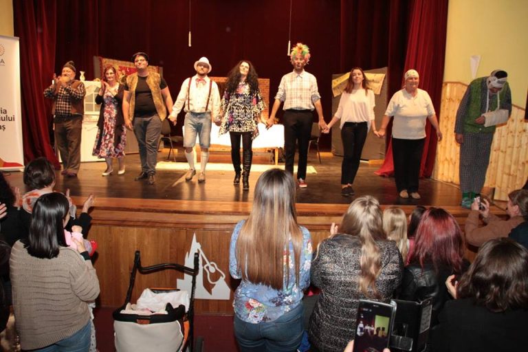 „Vișinată de Afine”, în premieră pe scena Sălii Traube din Mediaș