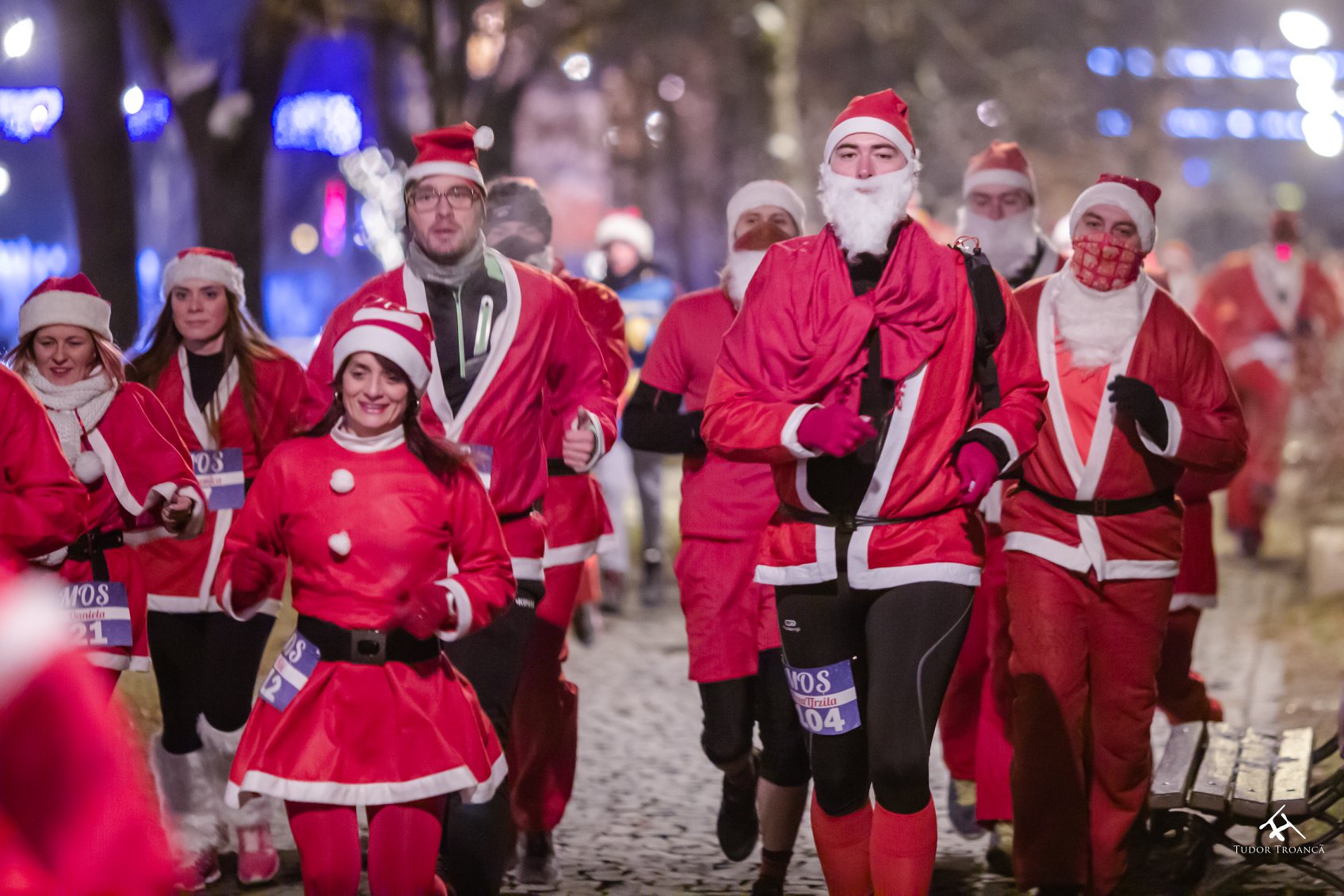 Marea MoșMondeală, nebunia caritabilă a Sibiului