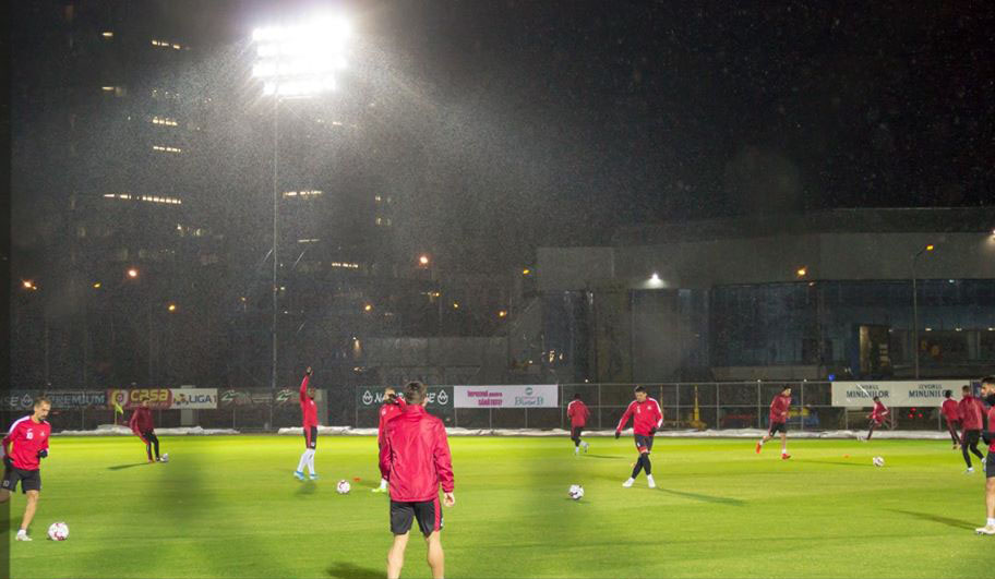 Jucătorii de la Hermannstadt au susținut primul antrenament pe noul gazon de la Stadionul Municipal