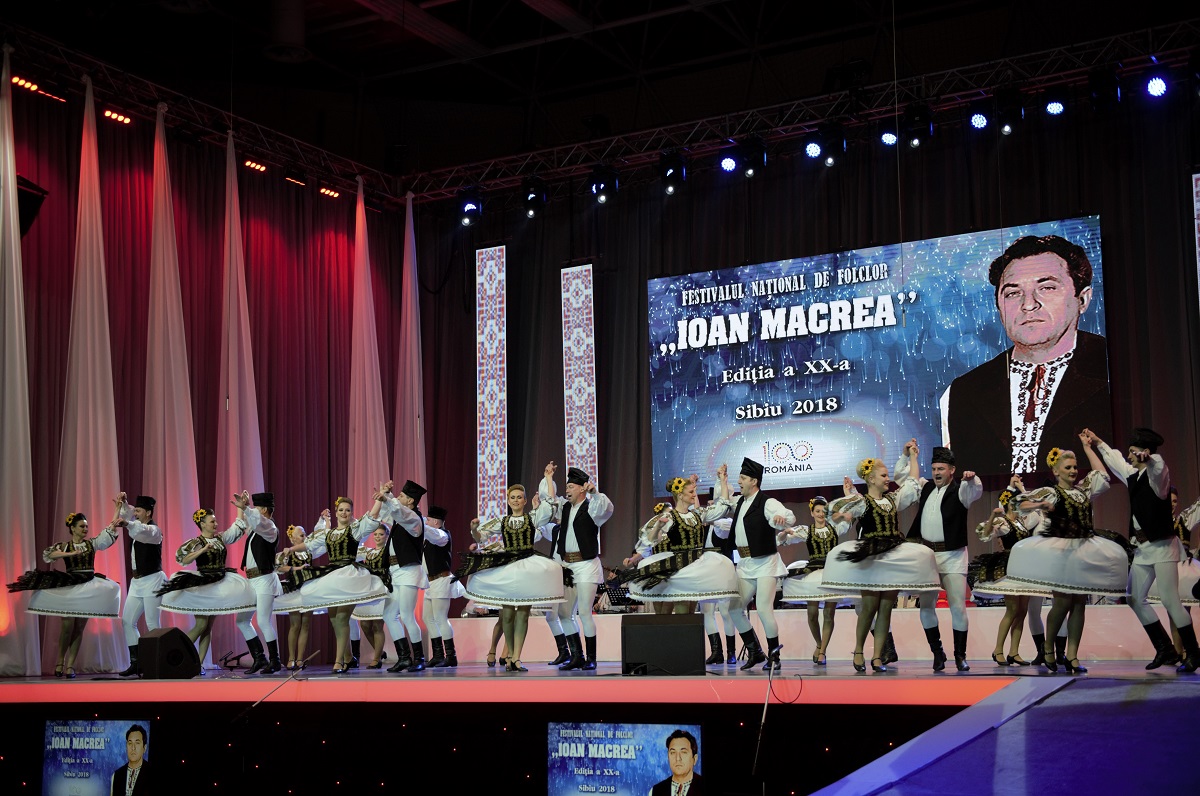Începe Festivalul Național „Ioan Macrea”! Patru generații ale Junilor Sibiului se prind în joc, la Sala Transilvania