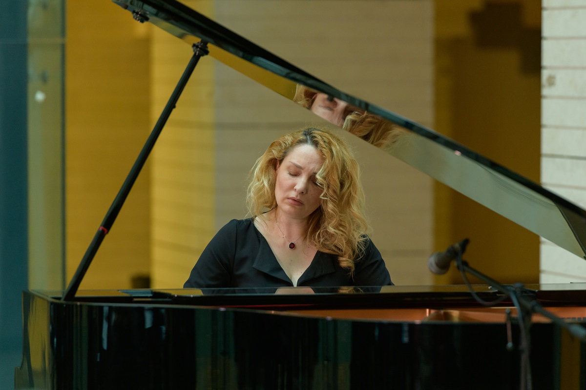 Început de săptămână pe acorduri de pian, la Biblioteca ASTRA