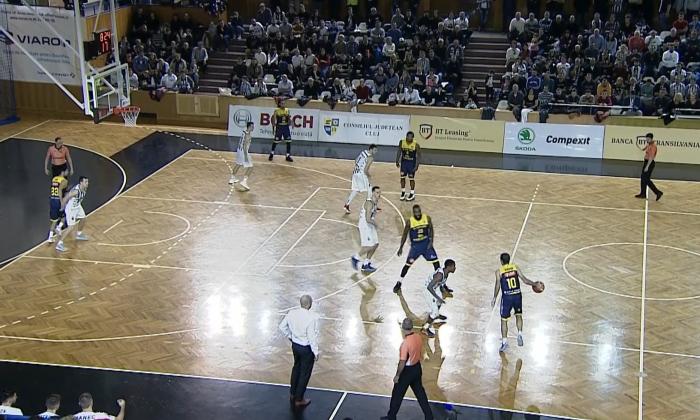 CSU a fost umilită de marea rivală