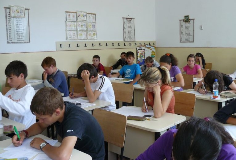 Mai puține ore la școală pentru elevii din învățământul preuniversitar